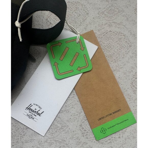 NWT Herschel Supply Co. Black & Olive Two-Tone Compact Toiletry Bag - Picture 4 of 4